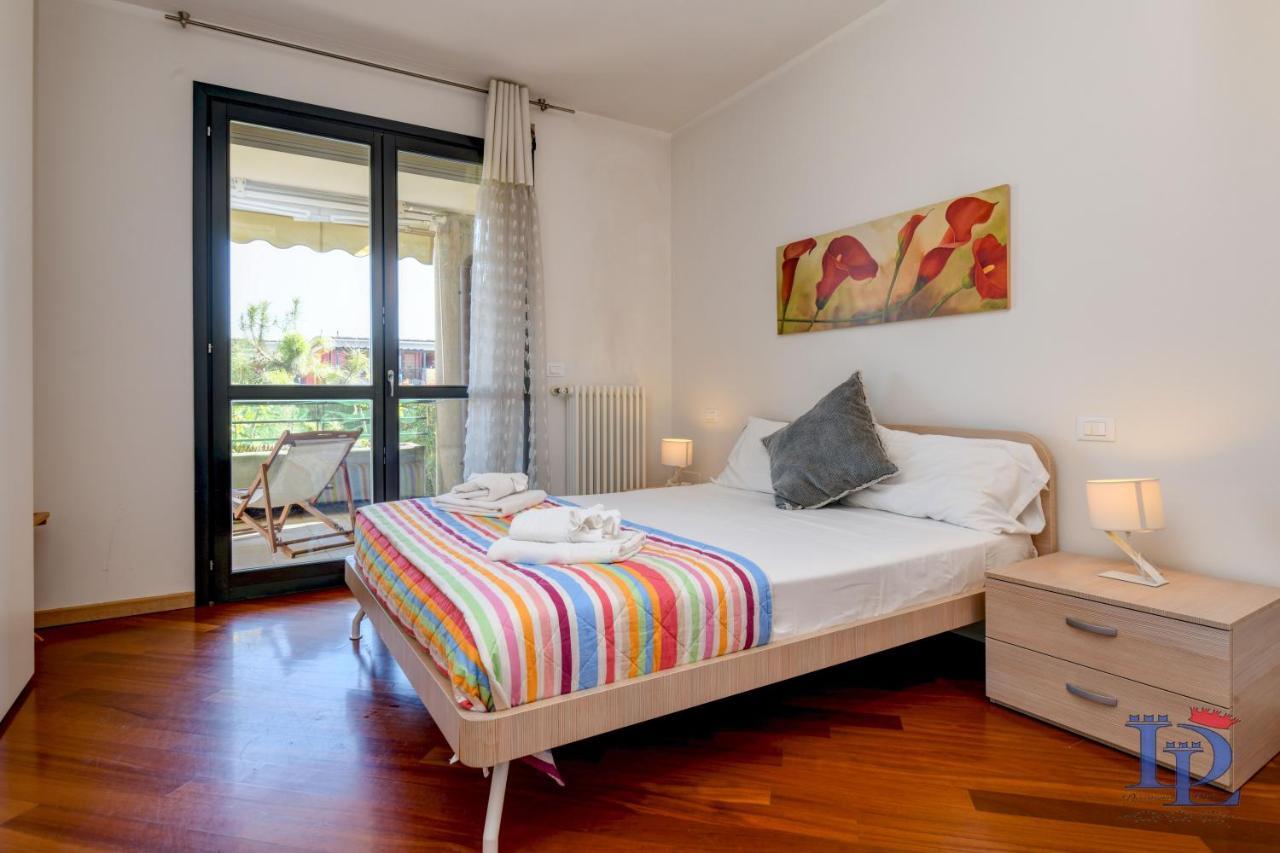 Desenzanoloft Official Partner Marriott Homes & Villas -Butterfly And 5 Pools Family Apartment Desenzano del Garda Dış mekan fotoğraf